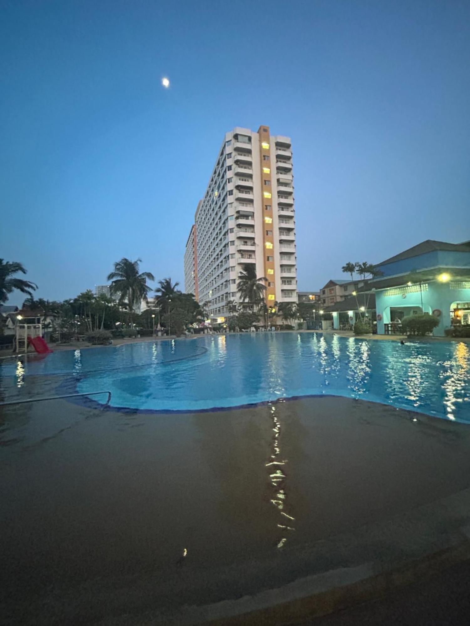 Mina 美景公寓酒店 Pattaya Exterior photo
